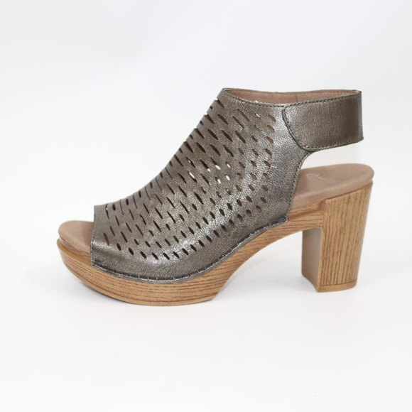 New Dansko Danae Sandals Gold 39 8.5 9 - Picture 2 of 4